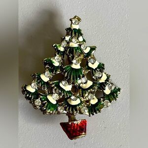 Vintage Christmas tree brooch